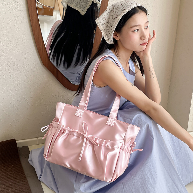الساتان الباليه نمط مطوي القوس - مراجعة Laptop Accessories For Girls وسعره